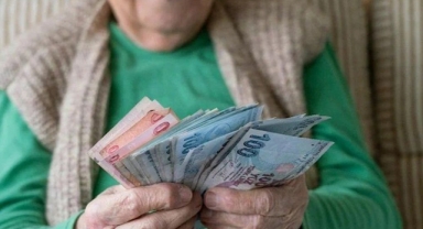 Emeklilerin bayram ikramiyeleri ödenmeye başladı 