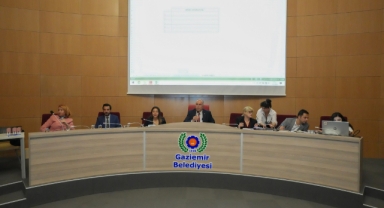 Gaziemir’de Ünal Işık yönetiminde ilk meclis