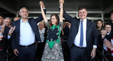 Karşıyaka’da devir teslim coşkusu