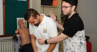 Karşıyaka'da ilk yardım kursları aralıksız devam ediyor