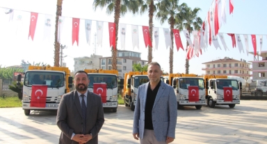 Ödemiş Belediyesi’nin temizlik filosuna 5 yeni araç eklendi