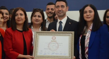 Önal da mazbatasını aldı... Yeni başkandan adil hizmet vurgusu