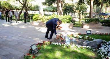 Tugay'dan ilk ziyaret Zübeyde Ana’ya