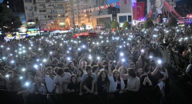 19 Mayıs coşkusu Bornova'yı sardı