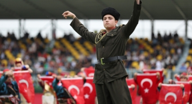 Aliağa’da coşkulu 19 Mayıs kutlaması