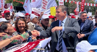 Başkan Tugay, Büyük Emekli Mitingi'ne katıldı! 