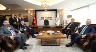 Başkan Tugay'dan partilere ziyaret... İlk durak AK Partili Saygılı