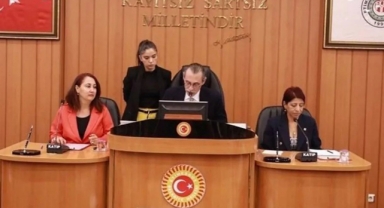 Belediyeye İngilizce bilmeyen rehber alınıp, kursa yollanmış