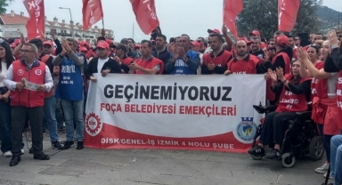 Bir maaş krizi de Foça’da: İşçiler meydana indi! 
