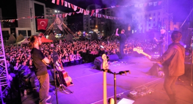 Bornova’da gençlik ateşi Redd ile yandı