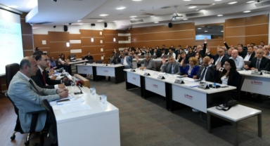 Bornova'da kesin hesaba meclis onayı