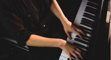 Bornova’da kursiyerler sahneye çıkıyor