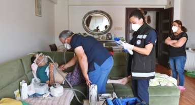 Büyükşehir'den evde bakım hizmeti: 5 bin hastaya bakılıyor... 