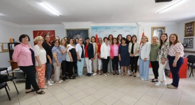 Barış Atay'ın annesi başkan oldu: CHP Selçuk Kadın Kolları'nda değişim