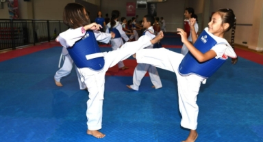 Çiğli Belediyesi’nin yaz spor okulu kayıtları başlıyor