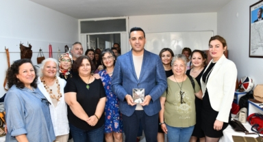 Çiğlili kadın kursiyerlerin el emeği ürünleri görücüye çıktı