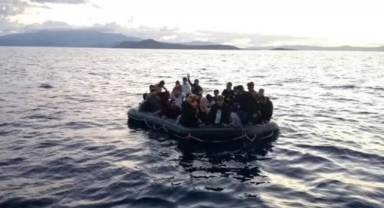 Düzensiz göçmen akını sürüyor: 141 kişi yakalandı! 