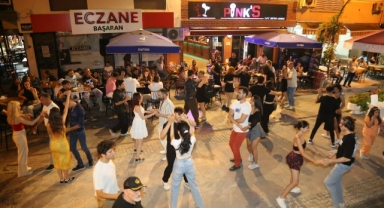 Efes Selçuklular, Ata Meydanı'nda dansla buluştu! 