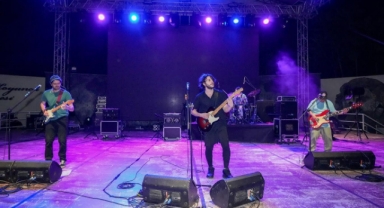 Gaziemir Gençlik Festivali’ne Yaşlı Amca ile muhteşem final