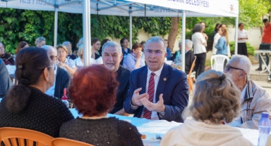 Gaziemirli çınarların “ikinci evi” Ata Evi 9 yaşında