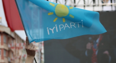 İYİ Parti'den vekil adayı olmuştu... O isim de istifa etti