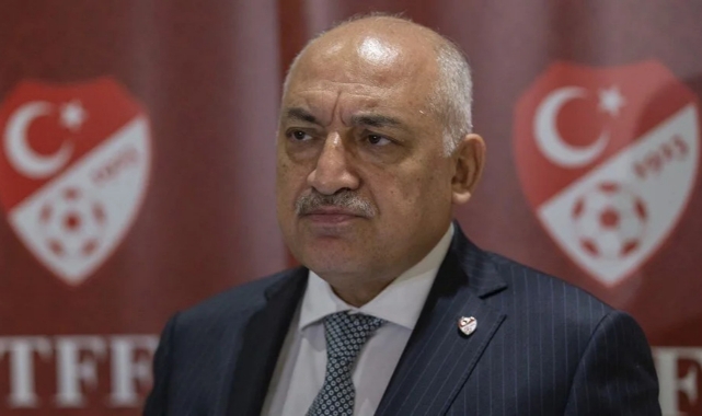 İzmir’de Büyükekşi’ye ıslıklı protesto