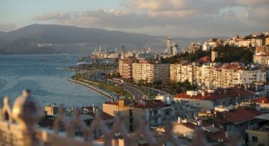 İzmir'de iki belediyeden dev satış!