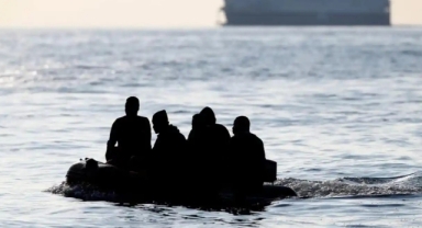 İzmir’de kaçak göçmen mesaisi: 24 kişi yakalandı