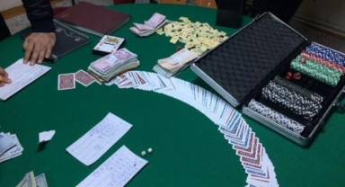 İzmir'de kumarbazlara büyük baskın:186 kişiye para cezası!