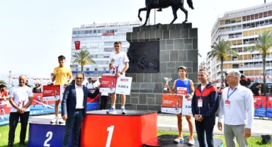 İzmir’in dört yanında bayram coşkusu