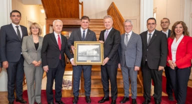 İZTO’dan Başkan Tugay’a ziyaret: Her ay toplantı kararı