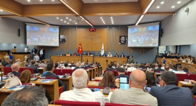 Karşıyaka planlarına AK Parti’den sert çıkış: Mecliste tansiyon yükseldi