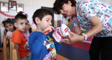 Konak’tan çocuklara diş fırçalamayı sevdiren proje