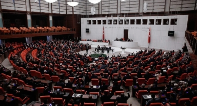 Meclis'te gündem yoğun: Fahiş fiyata yaptırım ve kriptoya düzenleme