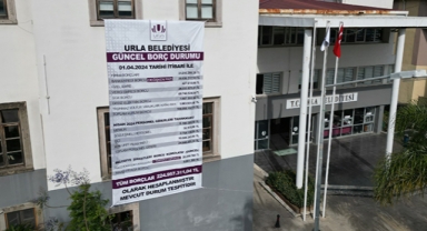 Pankart sallandı, borçlar açıklandı: Urla'ya kayyumdan milyonlarca lira borç 