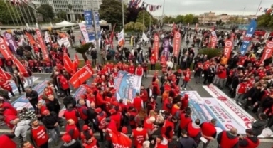 Polisten tepki çeken talimat: “Gazetecileri süpürün” 