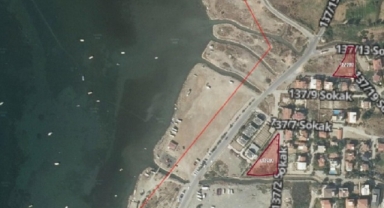 Seferihisar'da denize sıfır 2 parsel vitrinde