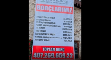 Yönetim değişti, pankart sallandı: 40 bin nüfuslu ilçede 407 milyon lira borç!