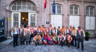 Yörüklerden Başkan Tugay'a renkli ziyaret