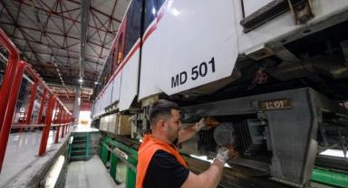 1996’da üretildi, 2000’de ilk seferine çıktı... İşte İzmir Metrosu’nun 28’lik delikanlısı