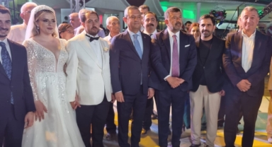 Başkan Günay, Özgür Özel ile birlikte nikah şahidi oldu