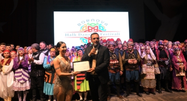 Bornova’da halk dansları rüzgarı esti