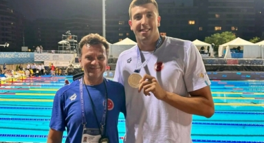 Fenerbahçe ve Milli Takım yüzücüsü Emre Sakıcı'dan tarihi başarı 