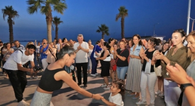 Güzelbahçe Gece Pazarı’na coşkulu açılış