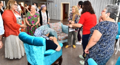 Huzurevi sakinleri unutulmadı