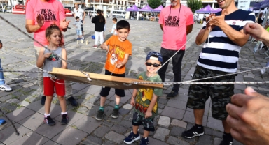 İzmir’de babalar ve çocuklar birlikte eğlendi