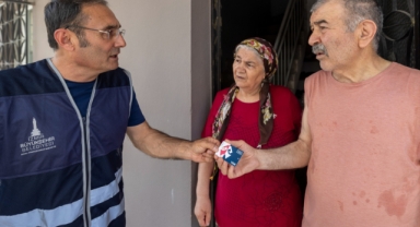 İzmir’de Emekli Dayanışma Kartı yüzleri güldürdü