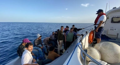 İzmir sularında can pazarı: Yunanistan itti Sahil Güvenlik kurtardı