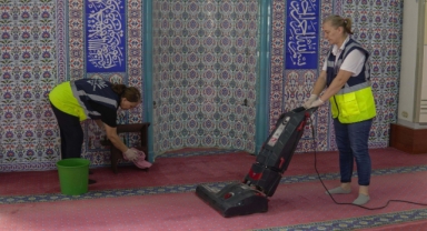 Karabağlar'da bayram temizliği