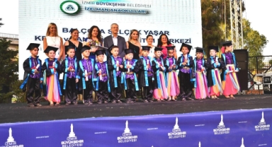 Minik öğrenciler ilk mezuniyet heyecanını yaşadı